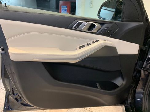 Used 2020 BMW X5 xDrive40i w/ M Sport Package AWD/4WD image 14