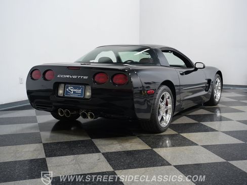 Used 2001 Chevrolet Corvette Coupe w/ Preferred Equipment Group2 RWD image 11
