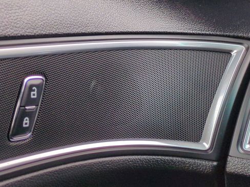 Used 2018 Ford Explorer Sport image 32