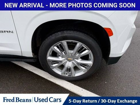 Used 2024 Chevrolet Suburban High Country w/ Premium Package image 12