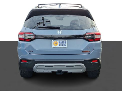 Certified 2025 Honda Pilot TrailSport image 5