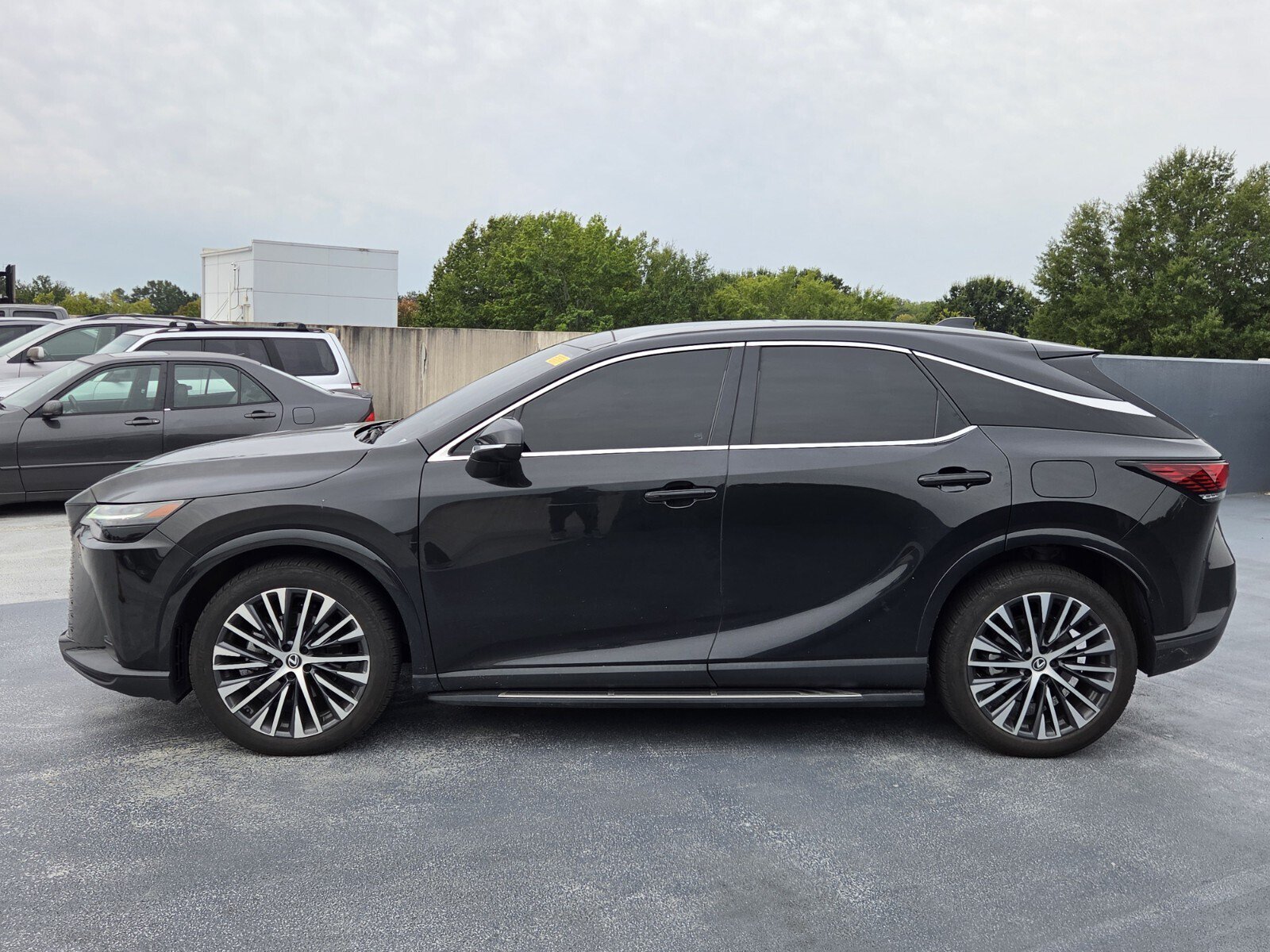 Used 2025 Lexus RX 350 AWD/4WD image 2