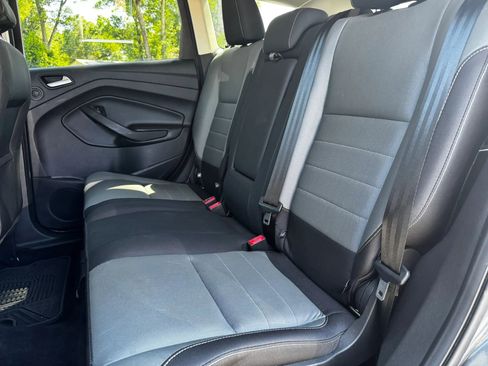 Used 2016 Ford Escape SE w/ Equipment Group 201A FWD image 11