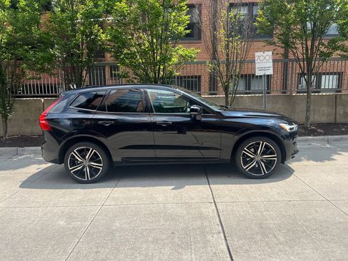 Used 2021 Volvo XC60 T8 R-Design w/ Protection Package Premier AWD/4WD image 7