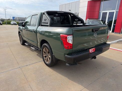 Used 2024 Nissan Titan SV w/ SV Bronze Edition Package RWD image 3