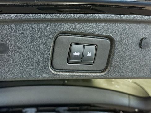 Used 2023 Nissan Pathfinder SL w/ SL Premium Package FWD image 23