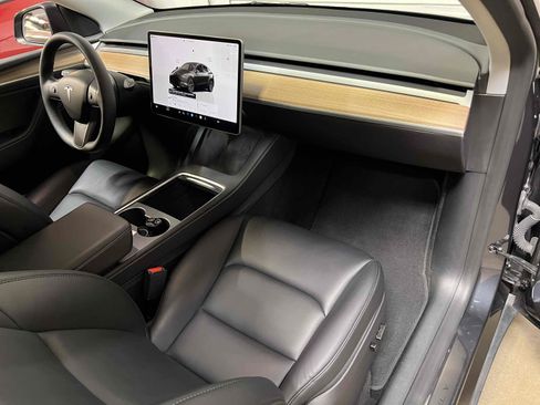 Used 2025 Tesla Model Y Long Range AWD/4WD image 41