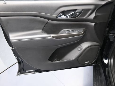 Used 2021 GMC Acadia SLT image 12