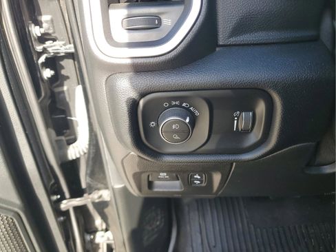 Used 2021 RAM 1500 Big Horn image 24