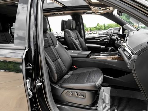 Used 2024 Cadillac Escalade Sport Platinum w/ LPO, ONYX Package AWD/4WD image 42