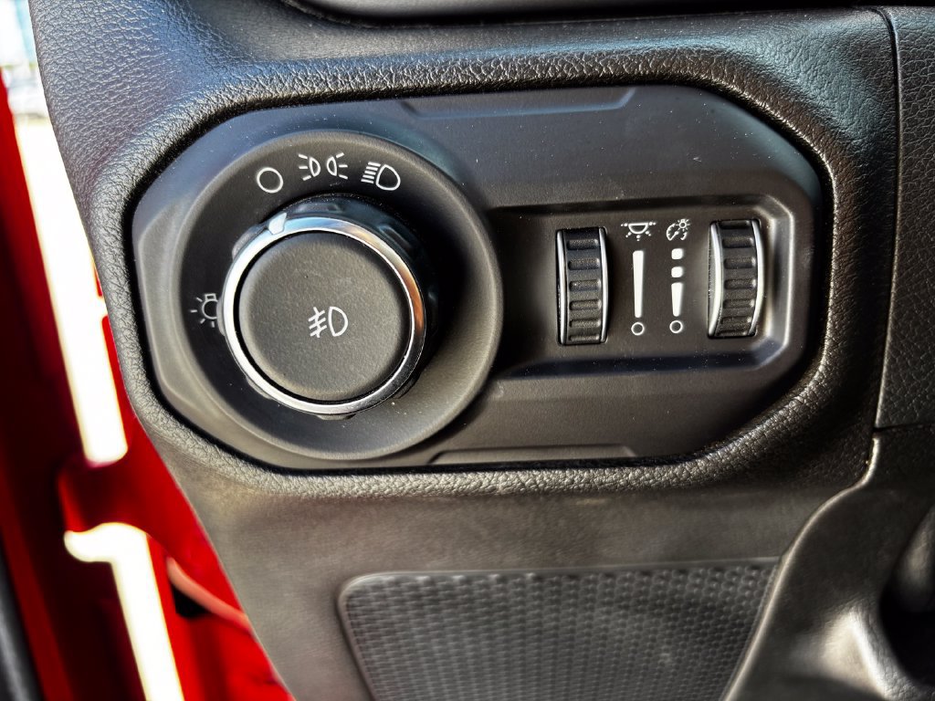 Used 2018 Jeep Wrangler Unlimited Sport AWD/4WD image 24