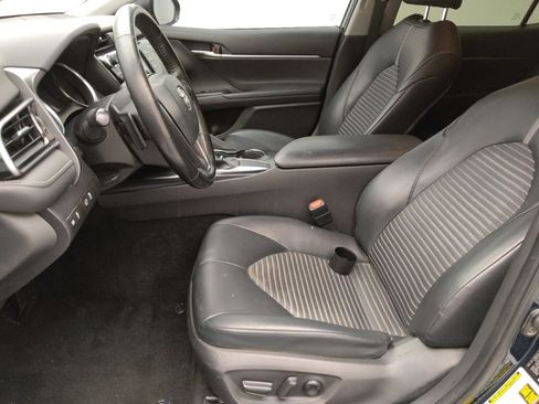 Used 2020 Toyota Camry SE image 17