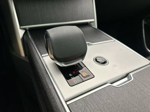 Certified 2025 Land Rover Range Rover SE AWD/4WD image 24