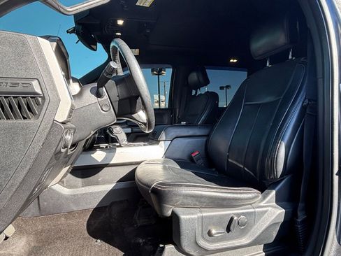 Used 2018 Ford F150 Lariat w/ Equipment Group 502A Luxury AWD/4WD image 9