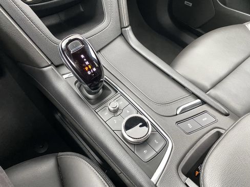 Used 2025 Cadillac XT6 Premium Luxury image 27