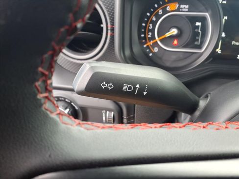 Used 2024 Jeep Wrangler Rubicon image 17