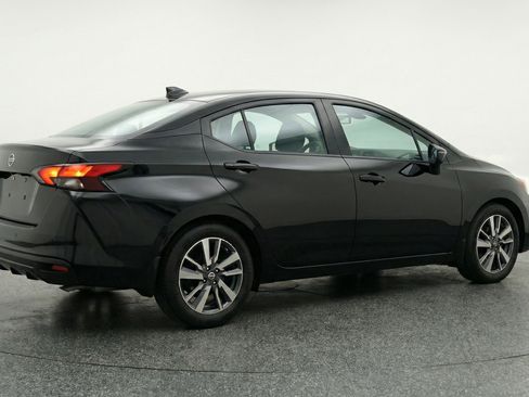 Used 2025 Nissan Versa SV FWD image 9
