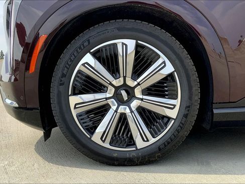 New 2025 Cadillac Escalade IQ Luxury 2 AWD/4WD image 13