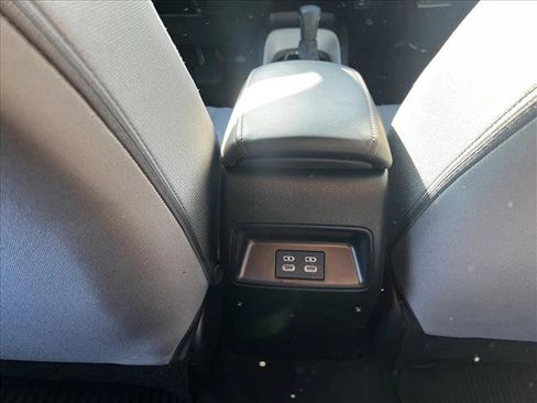 Certified 2025 Toyota Corolla SE image 18