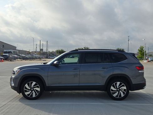 Used 2025 Volkswagen Atlas SE FWD image 7