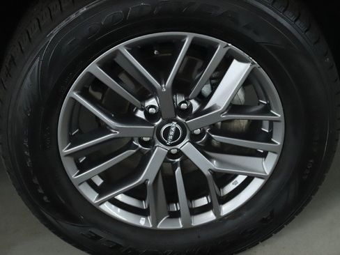 Used 2023 Nissan Rogue S image 10