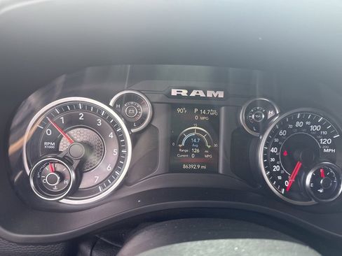 Used 2020 RAM 1500 Big Horn AWD/4WD image 17
