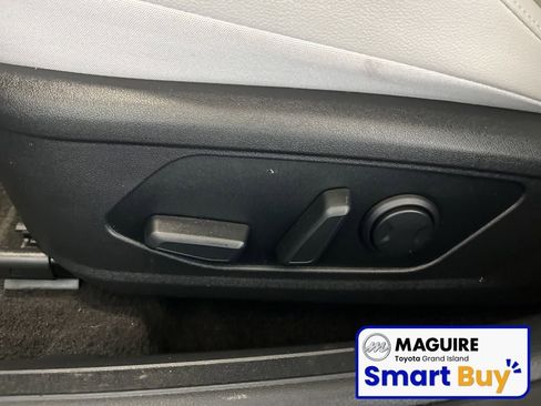 Used 2021 Hyundai Elantra Limited w/ Cargo Package image 21