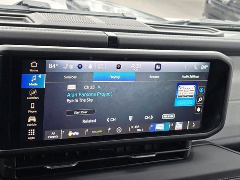 Used 2026 Jeep Wrangler Sahara image 12