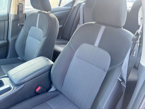 Used 2025 Nissan Sentra SV FWD image 33