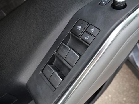 Used 2023 Toyota Highlander Limited image 20