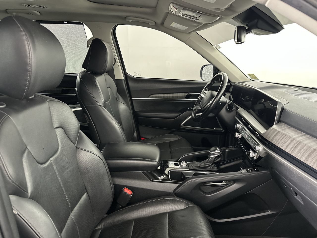Used 2023 Kia Telluride EX w/ EX Captain's Chair Package FWD image 12