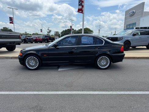 Used 2001 BMW 330i Sedan RWD image 4
