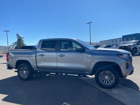 Used 2023 Chevrolet Colorado LT w/ LT Convenience Package II image 17