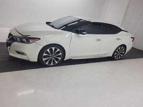 Used 2016 Nissan Maxima SR FWD image 2