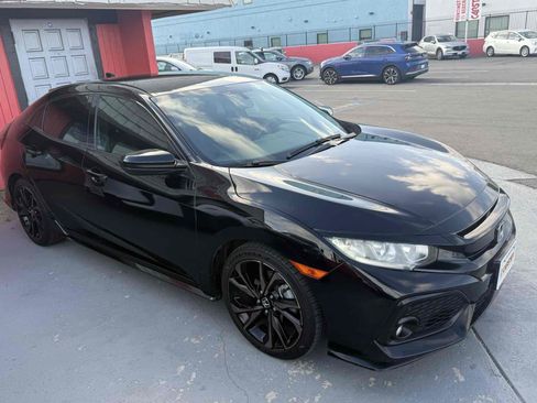 Used 2018 Honda Civic Sport image 22