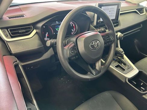 Used 2025 Toyota RAV4 XLE FWD image 13