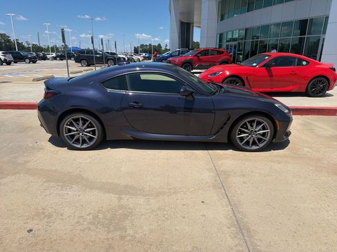Used 2025 Subaru BRZ Limited RWD image 2