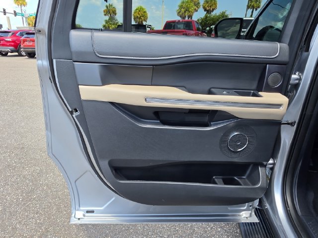 Used 2024 Ford Expedition Max Limited RWD image 15