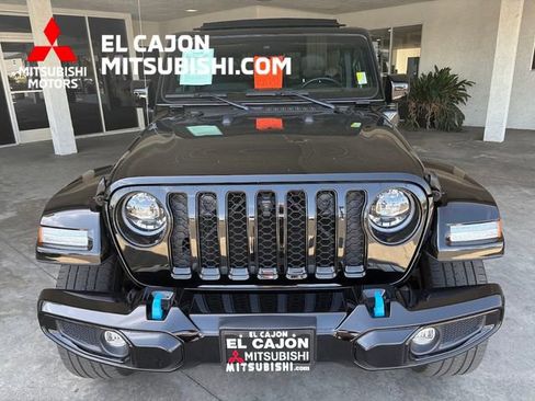 Used 2023 Jeep Wrangler Unlimited Sahara AWD/4WD image 10