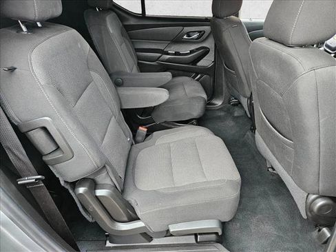 Used 2023 Chevrolet Traverse LT image 19