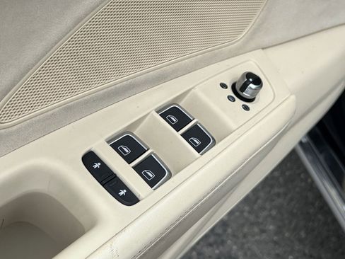 Used 2013 Audi A8 L 3.0T w/ Driver Assistance Pkg image 12