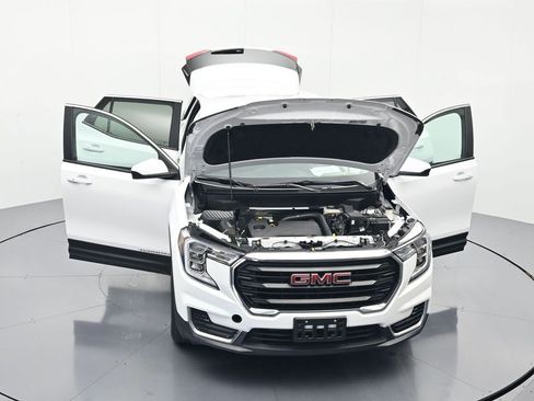 Used 2024 GMC Terrain SLE AWD/4WD image 43