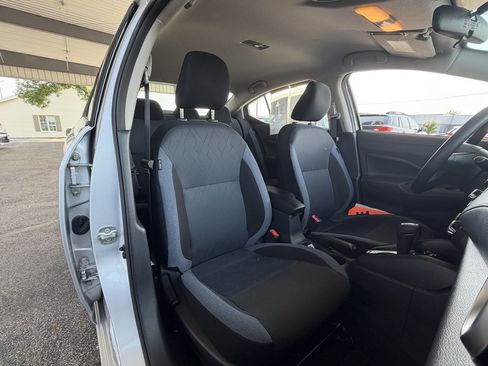 Used 2025 Nissan Versa SV FWD image 23