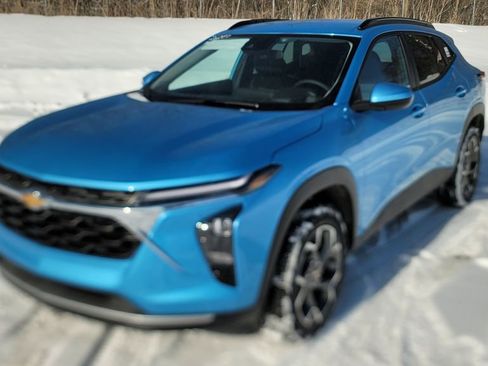 New 2026 Chevrolet Trax LT w/ Driver Confidence Package image 3