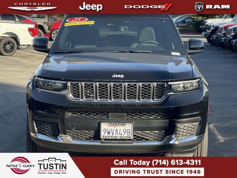 Used 2025 Jeep Grand Cherokee L Laredo w/ Luxury Tech Group I RWD image 2