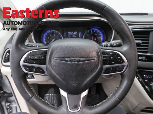 Used 2023 Chrysler Voyager LX FWD image 10