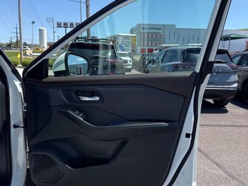 Certified 2021 Nissan Rogue SV AWD/4WD image 14