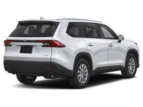 New 2026 Toyota Grand Highlander XLE image 2