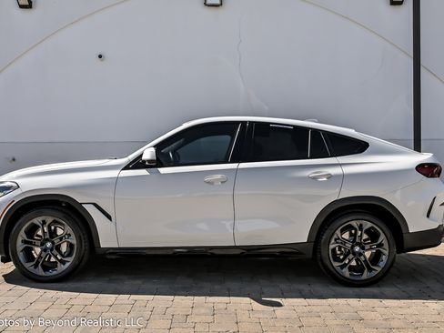 Used 2022 BMW X6 xDrive40i w/ Premium Package image 4