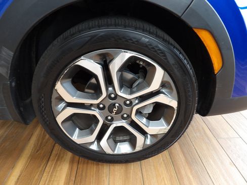Used 2022 Kia Soul X-Line FWD image 4